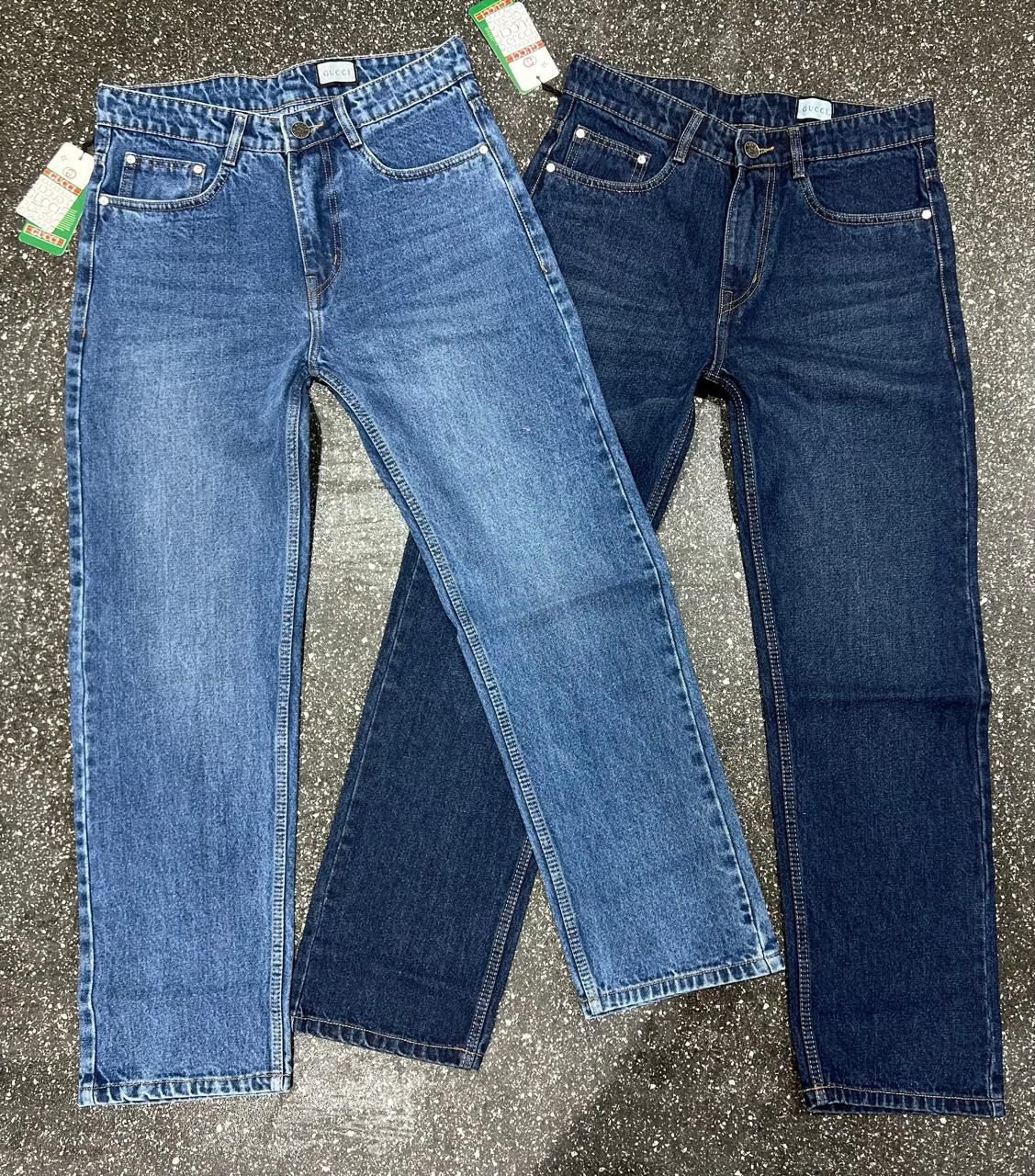 Straight Fit / Baggy Jeans